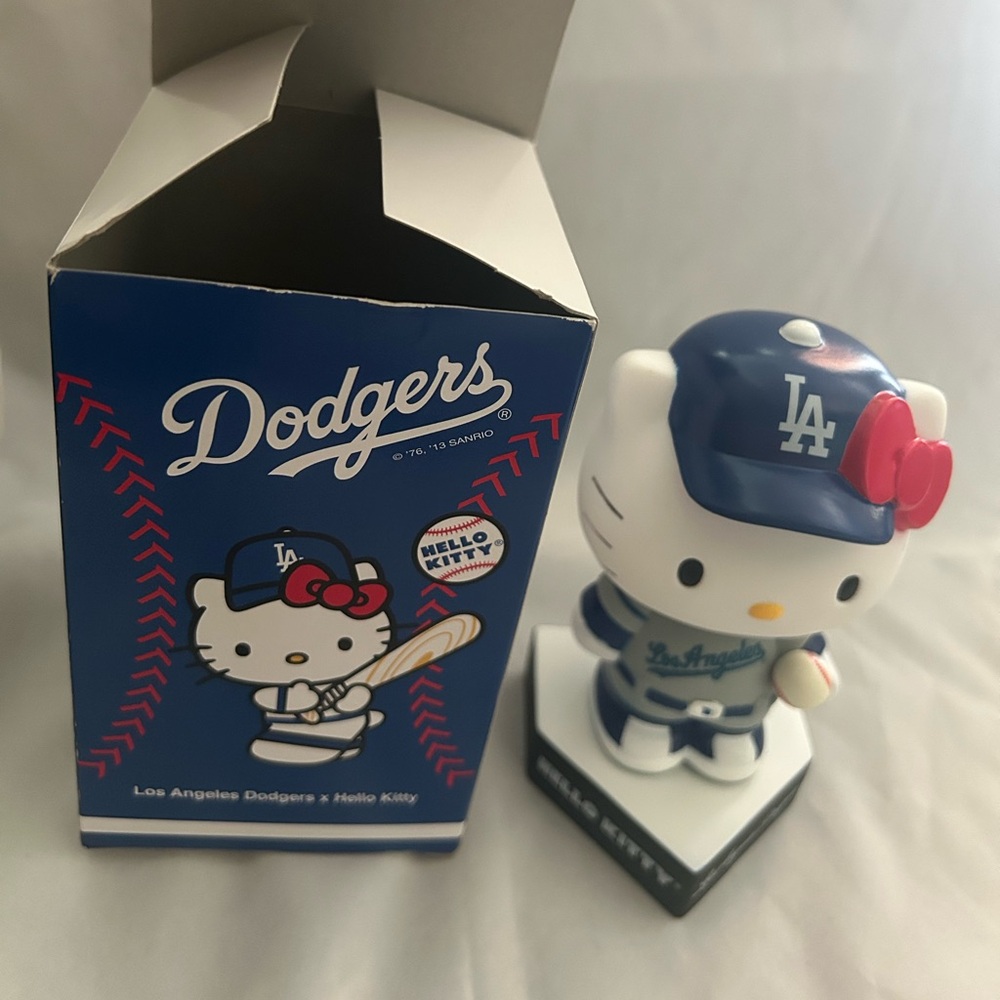 LA Dodgers Hello Kitty Sanrio Limited Edition Bobblehead 2013